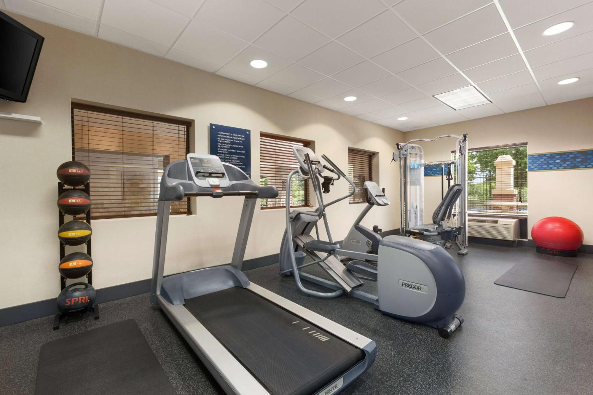 Hampton Inn & Suites By Hilton Manchester Bedford Εξωτερικό φωτογραφία