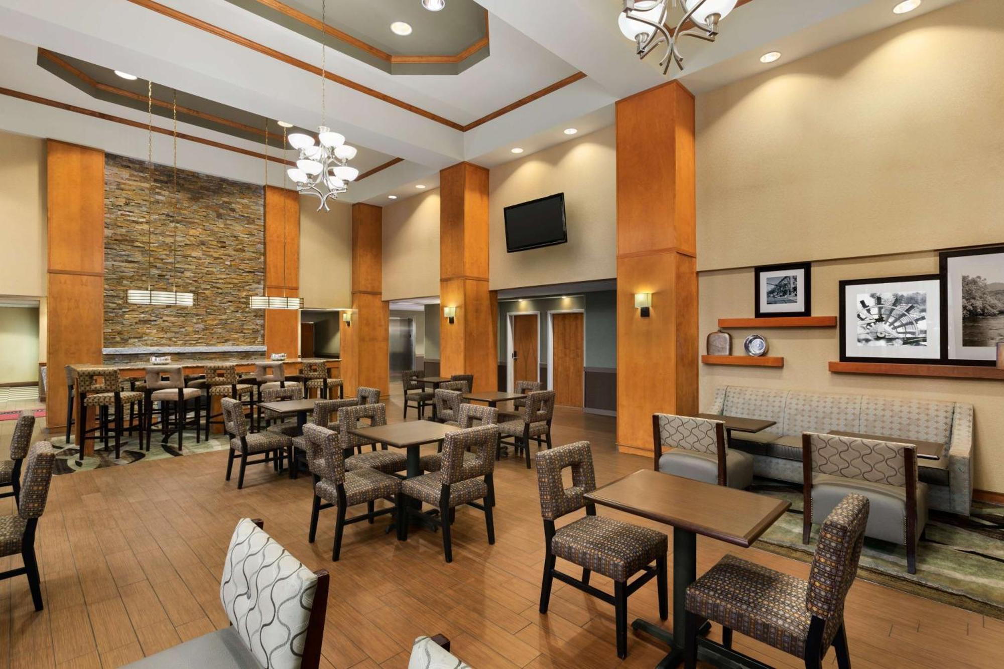 Hampton Inn & Suites By Hilton Manchester Bedford Εξωτερικό φωτογραφία