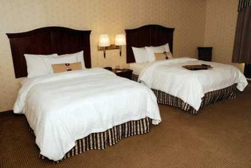 Hampton Inn & Suites By Hilton Manchester Bedford Εξωτερικό φωτογραφία