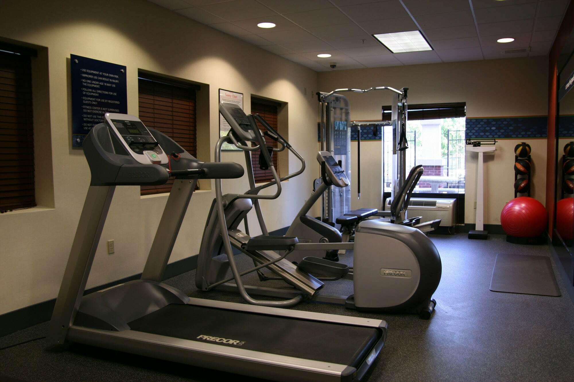 Hampton Inn & Suites By Hilton Manchester Bedford Εξωτερικό φωτογραφία