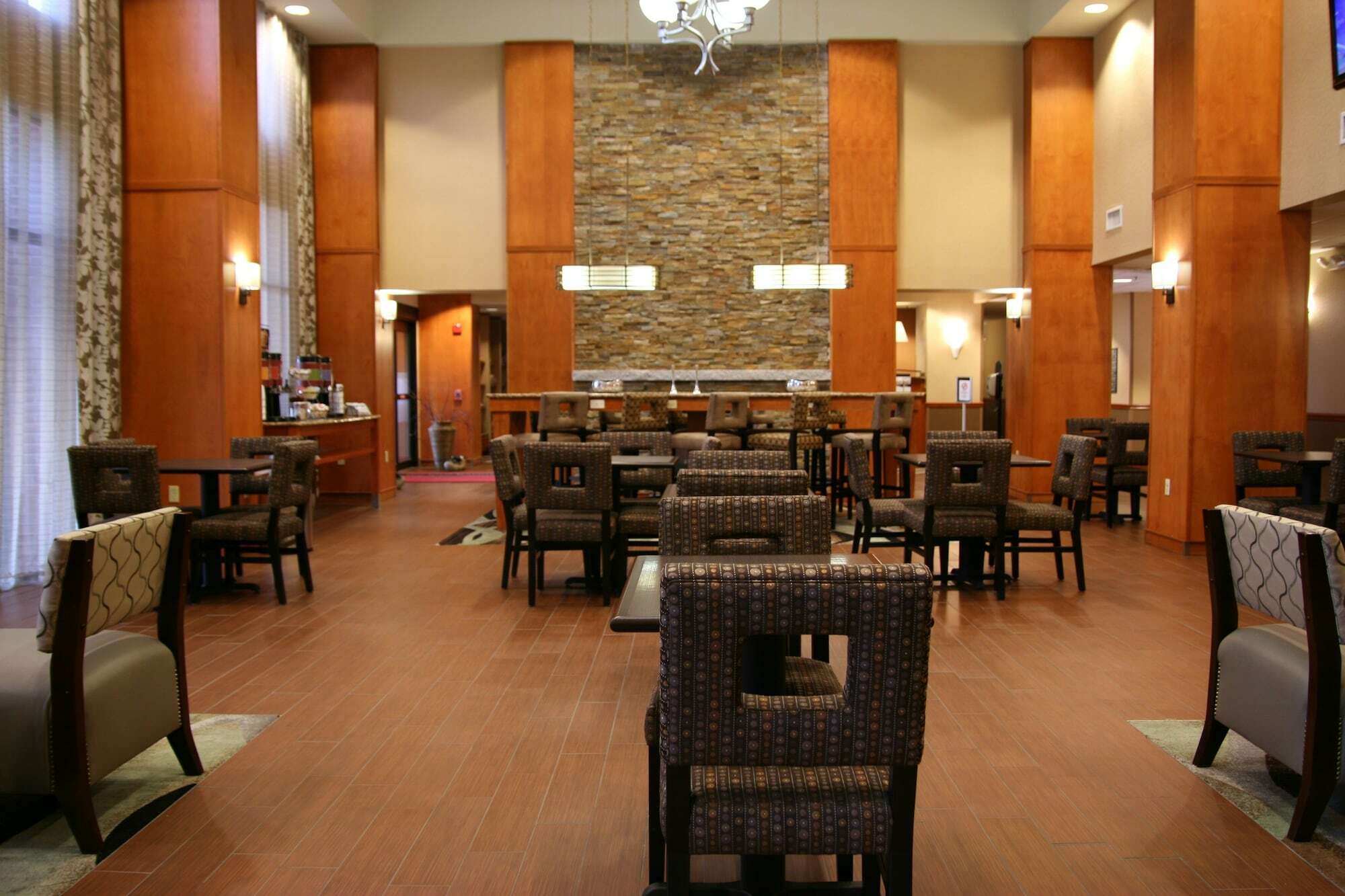 Hampton Inn & Suites By Hilton Manchester Bedford Εξωτερικό φωτογραφία